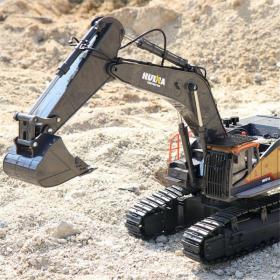 HuiNa Trucks, Excavators, Bulldozer and Cranes